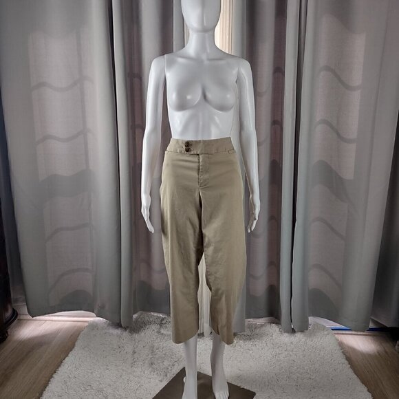 GAP Pants - Gap Curvy Women's Beige, Tan, Cotton 2 Pocket Capri Pants Size 12